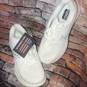 New balance sneakers women’s 11 NEW WHITE